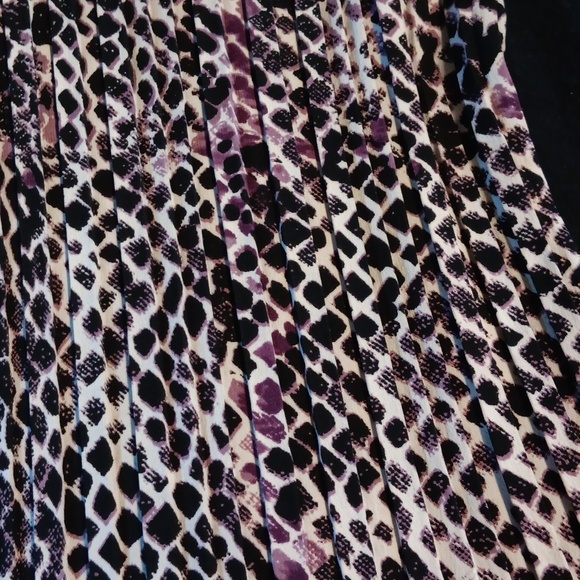 East 5th animal print short sleeve blouse - Picture 3 of 6
